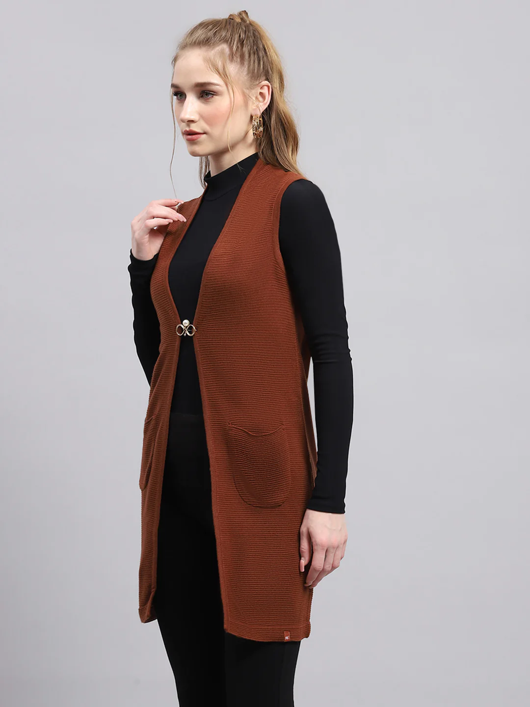 Women Rust Self Design Front Open Sleeveless Cardigan - Image 3