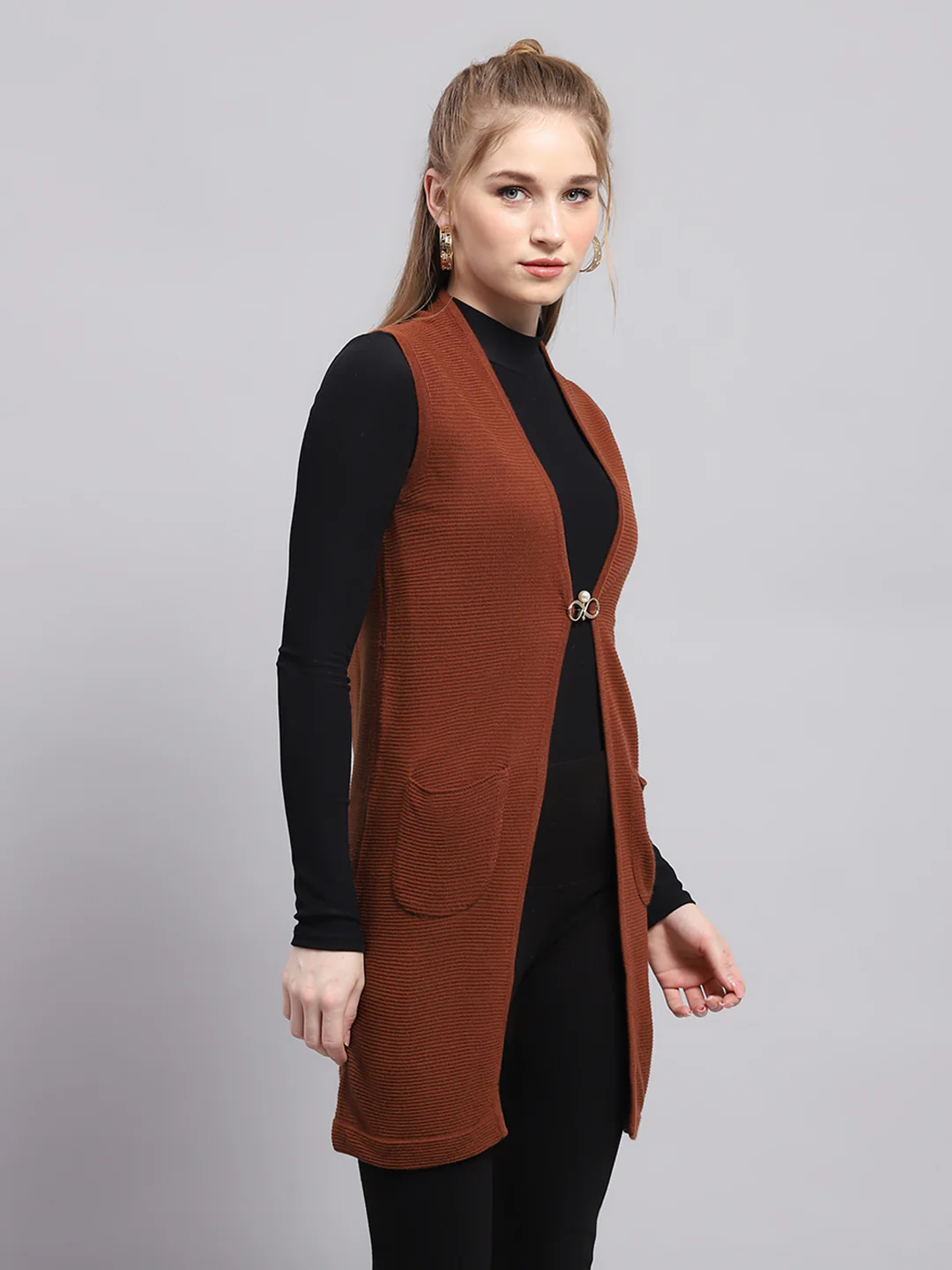 Women Rust Self Design Front Open Sleeveless Cardigan - Image 4