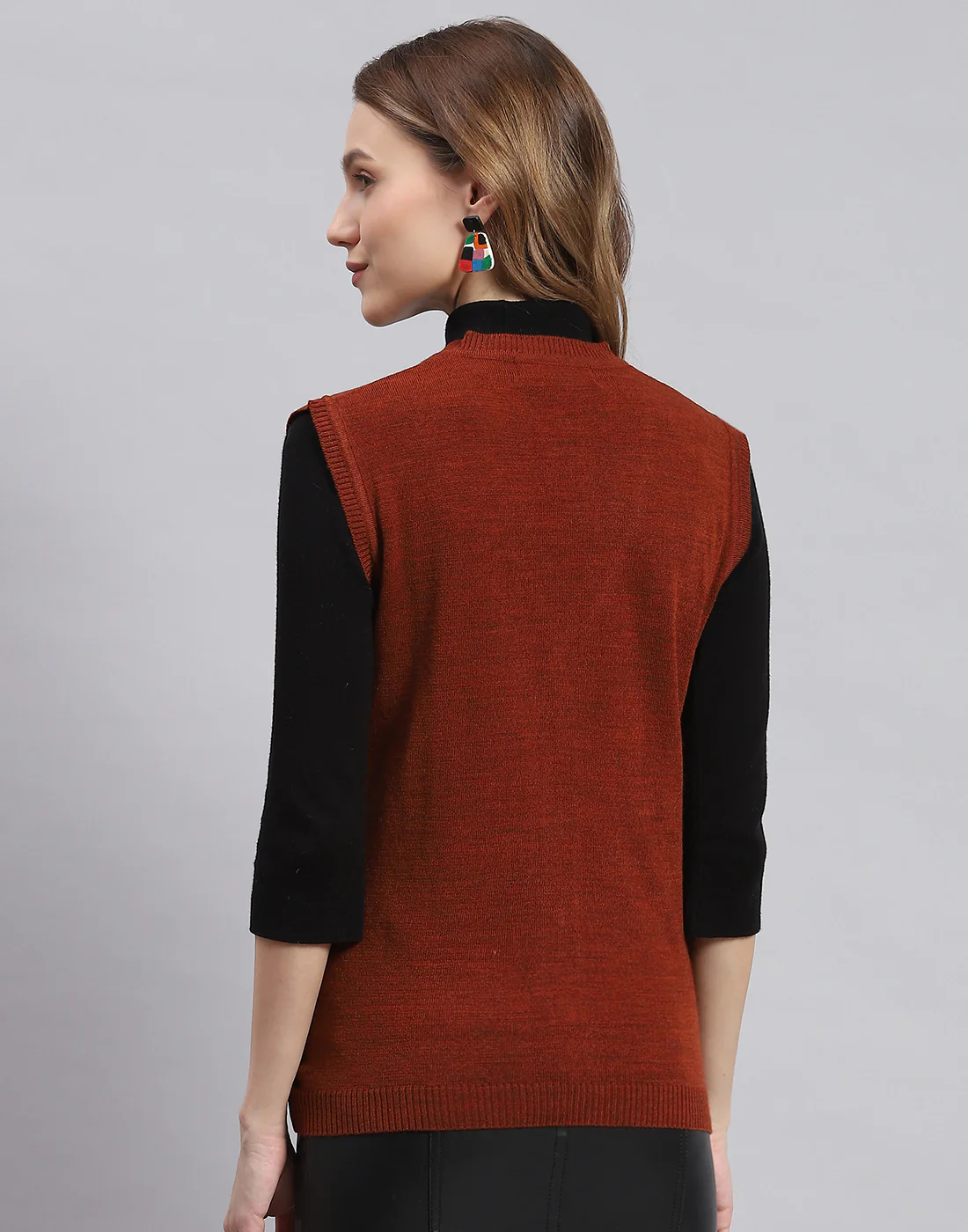 Women Rust Solid V Neck Sleeveless Cardigans - Image 5
