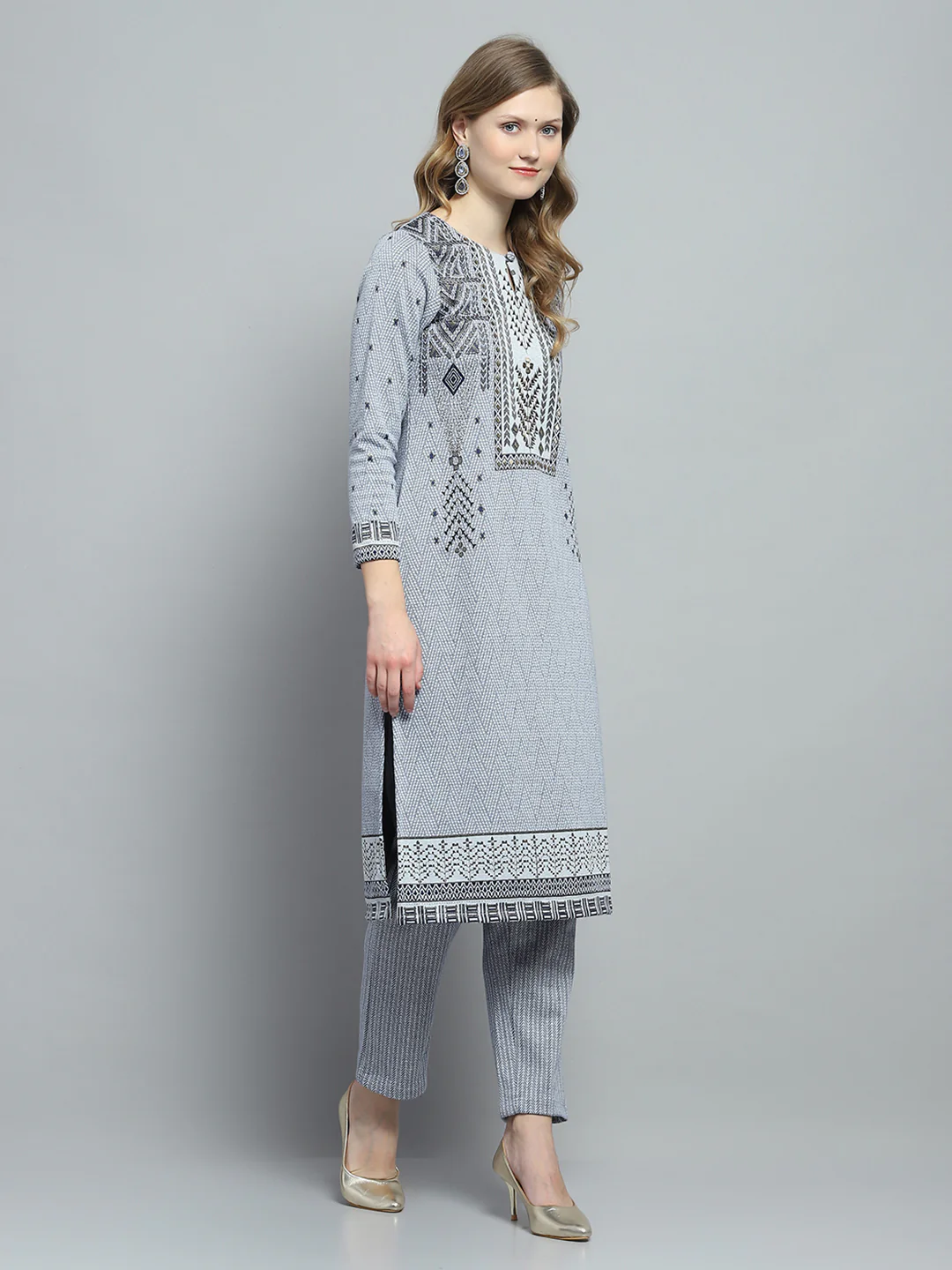 Women Sky Blue Self Design Round Neck Full Sleeve Kurti Set for Winter - Image 5