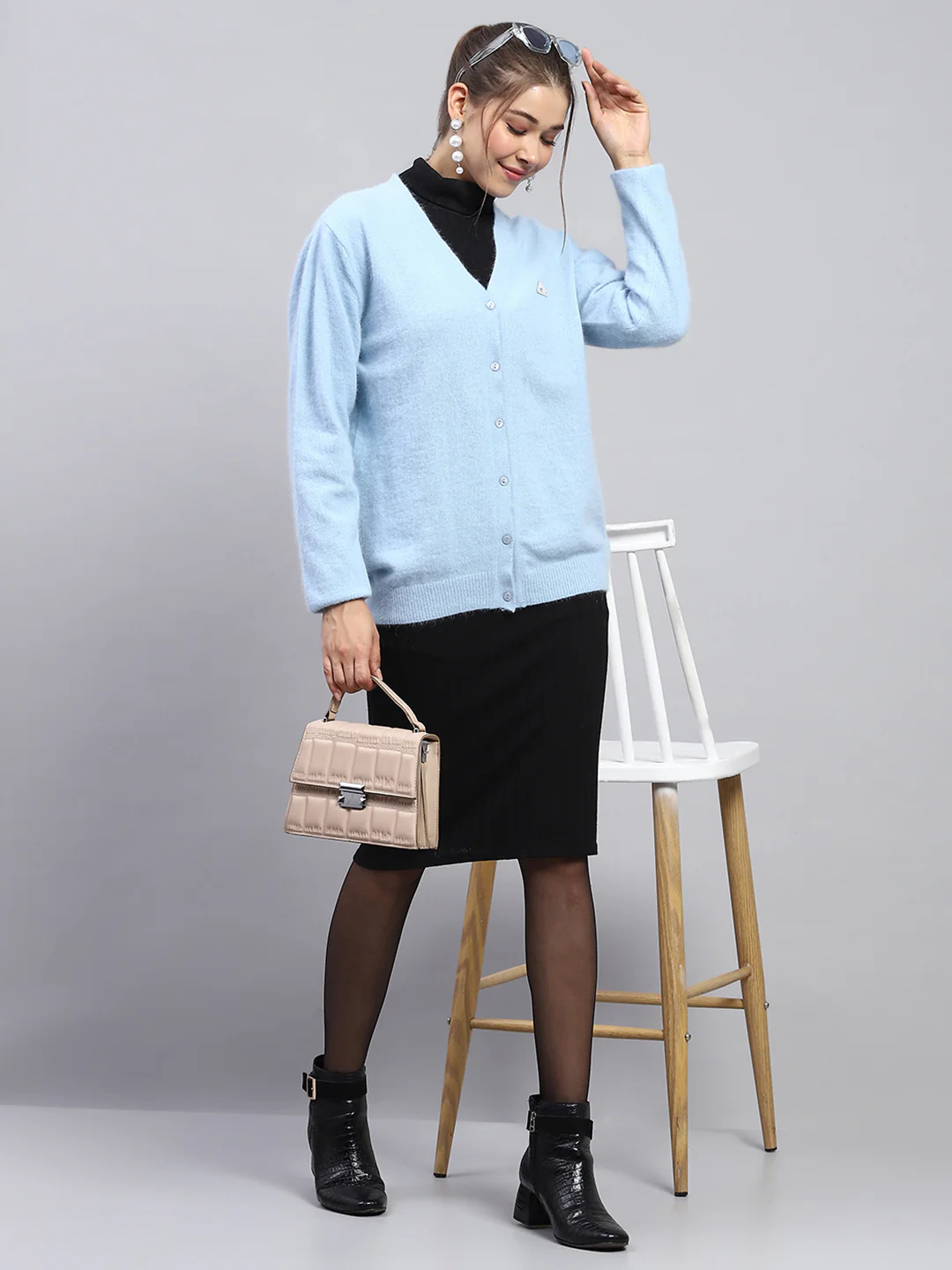 Women Sky Blue Solid V Neck Full Sleeve Cardigan - Image 2