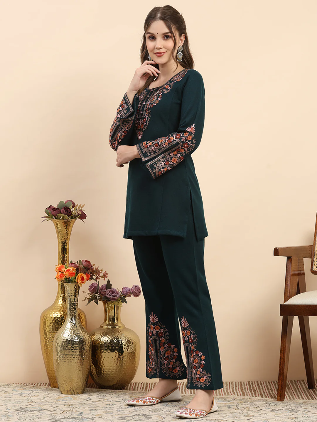 Women Teal Blue Printed Round Neck Full Sleeve Kurti Set for Winter - Image 3