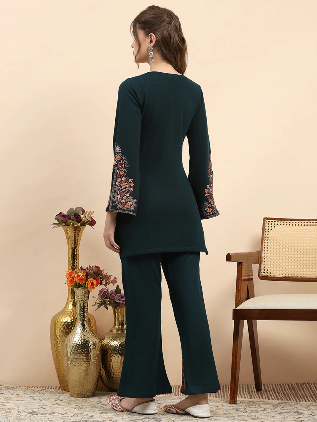Women Teal Blue Printed Round Neck Full Sleeve Kurti Set for Winter - Image 5