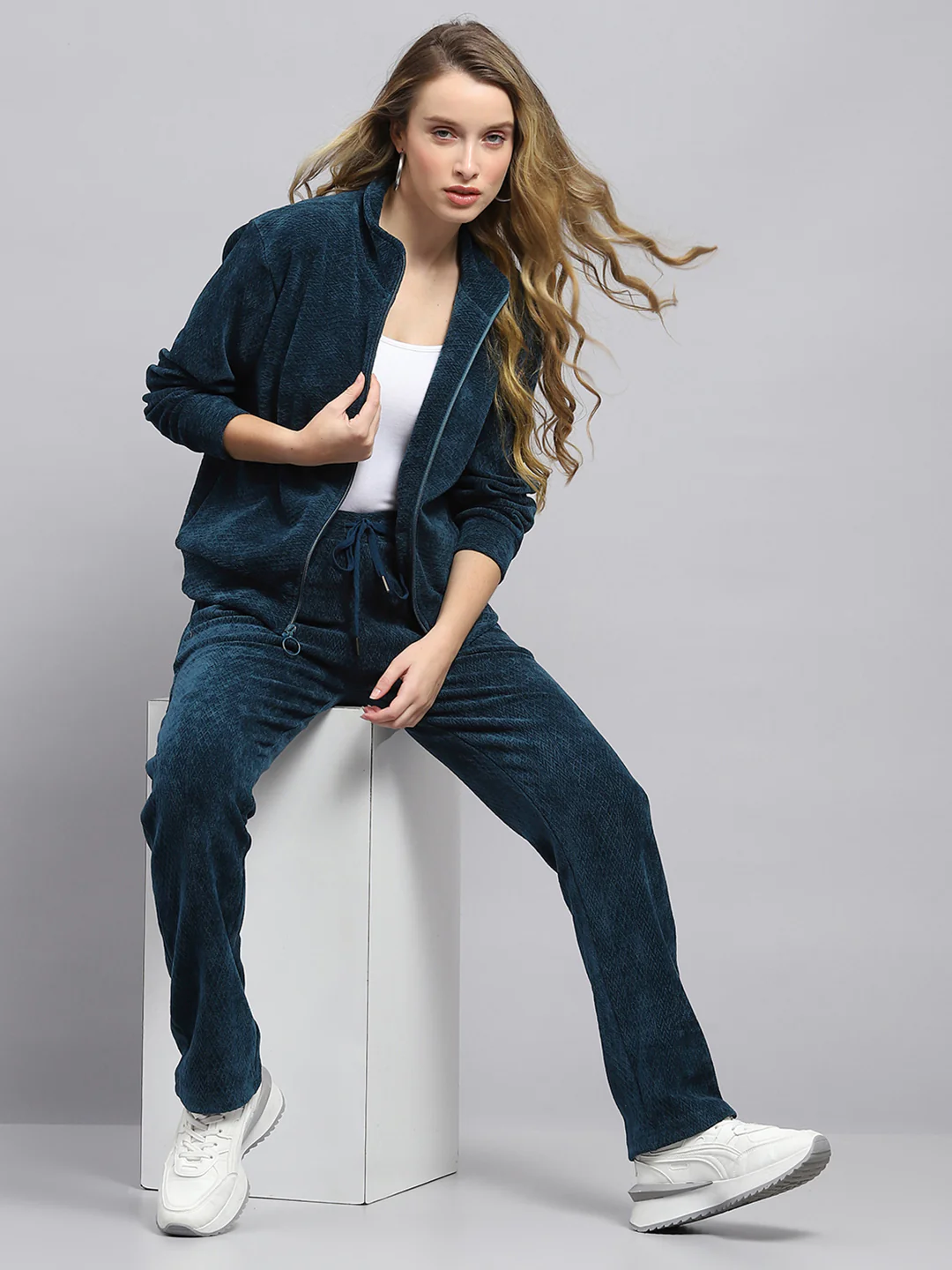 Women Teal Blue Self Design Mock Neck Full Sleeve Tracksuit - Image 2