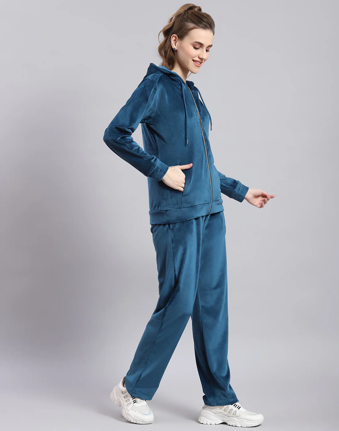 Women Teal Blue Solid Hooded Full Sleeve Tracksuit - Image 4