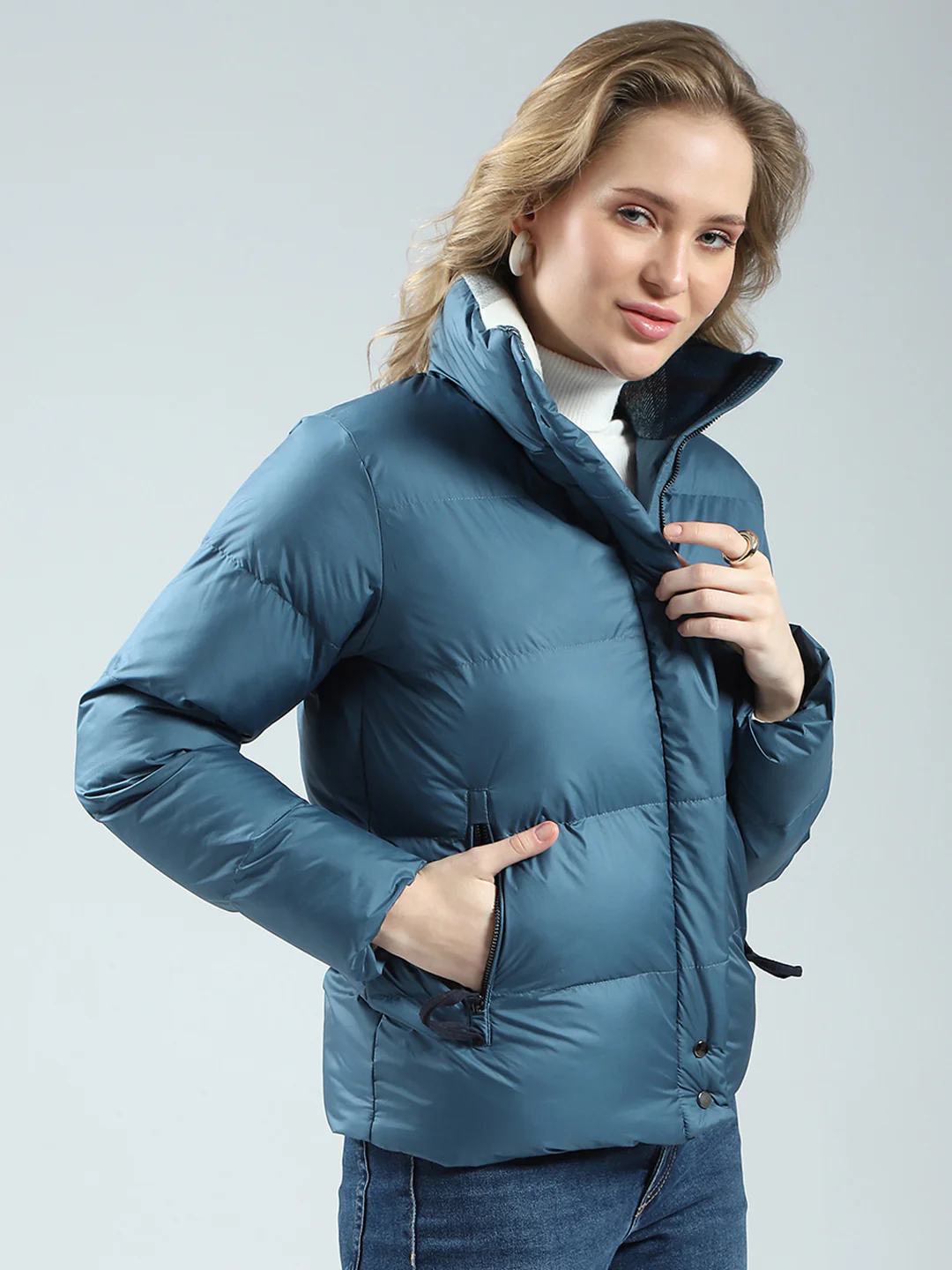 Women Teal Blue Solid Mock Neck Full Sleeve Jacket - Image 4
