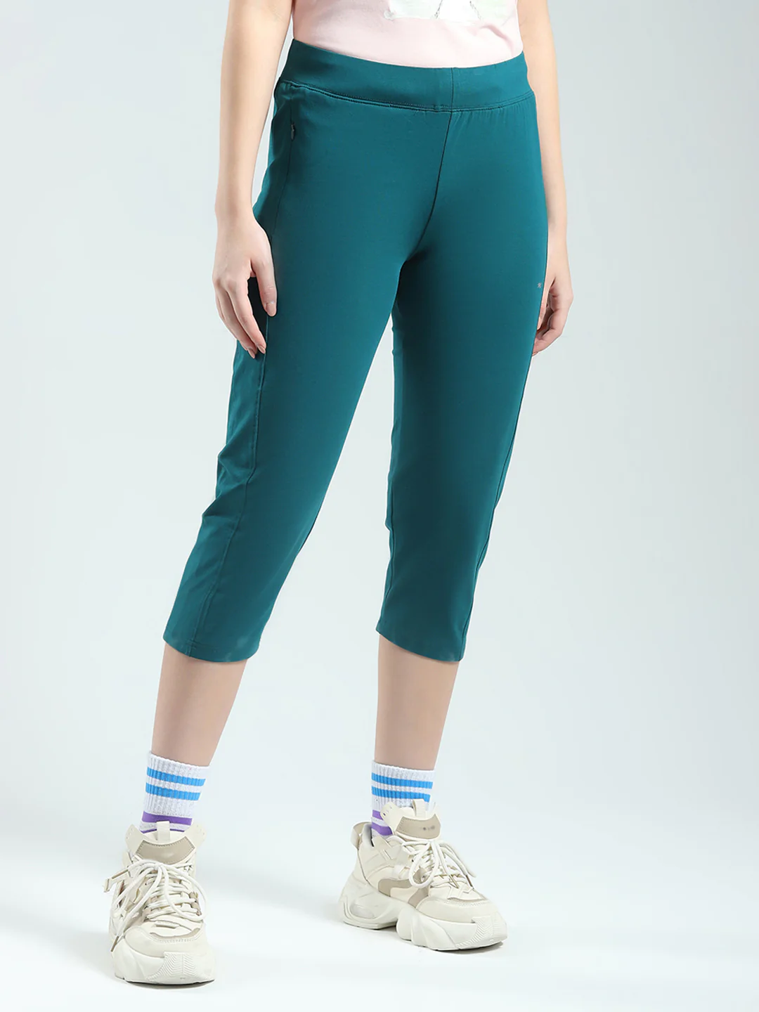 Women Teal Blue Solid Regular Fit Capri - Image 4