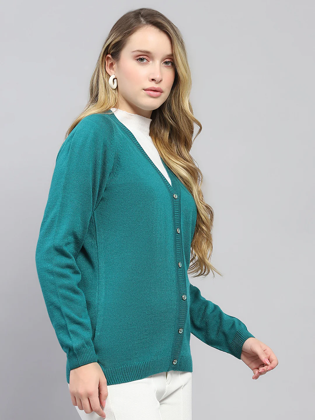 Women Teal Blue Solid V Neck Full Sleeve Cardigan - Image 4