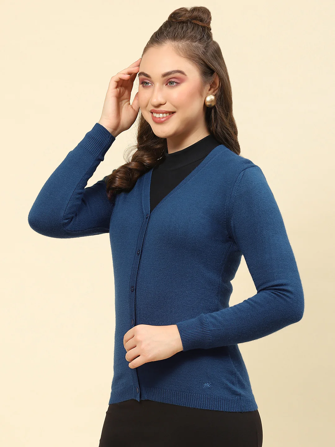 Women Teal Blue Solid V Neck Full Sleeve Cardigan - Image 3