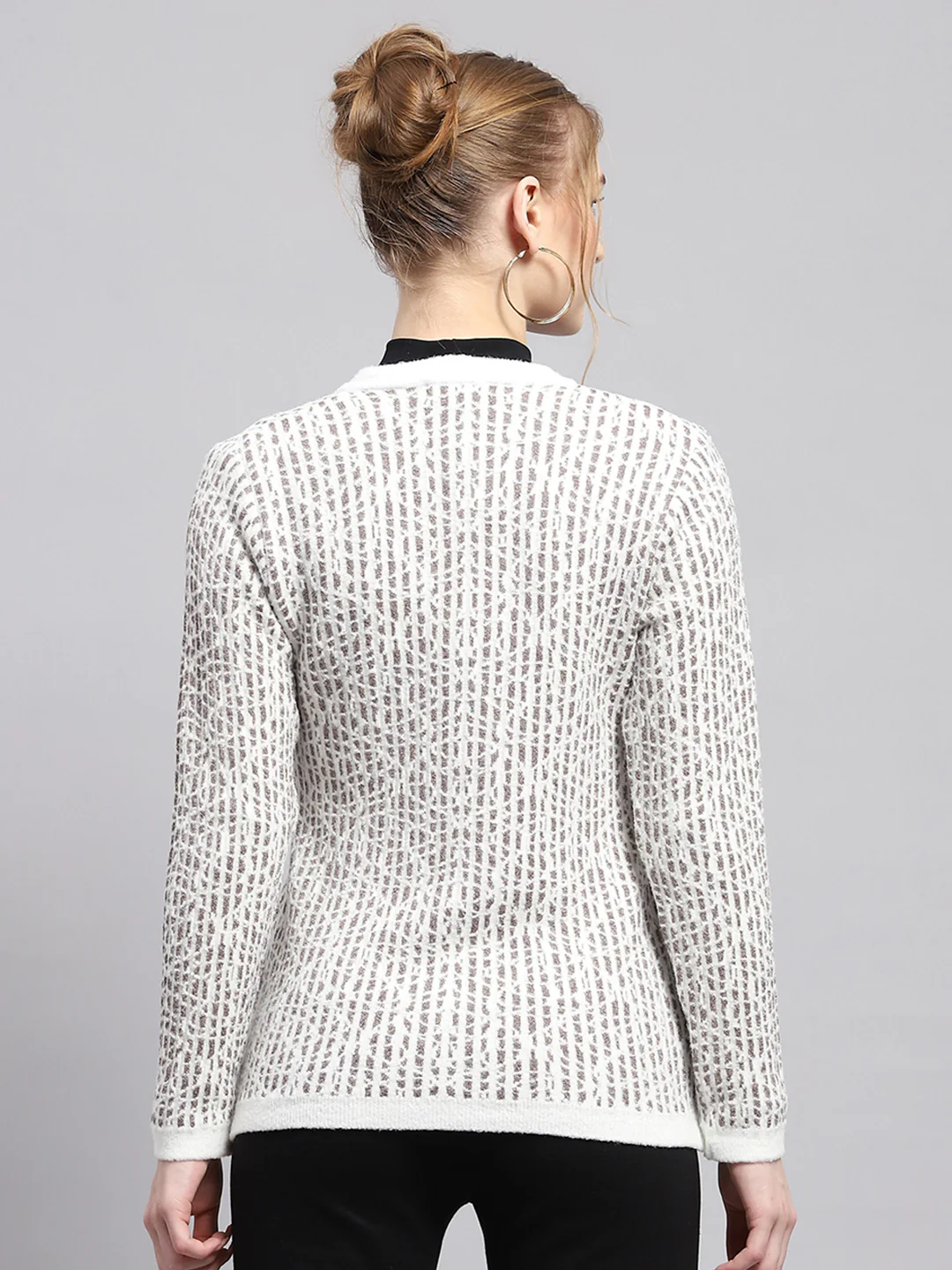 Women White Self Design V Neck Sleeveless Cardigan - Image 4