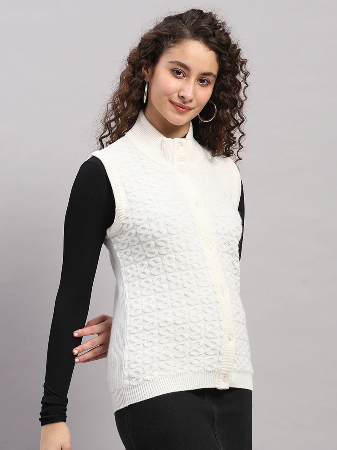 Women White Self Design V Neck Sleeveless Cardigan - Image 4