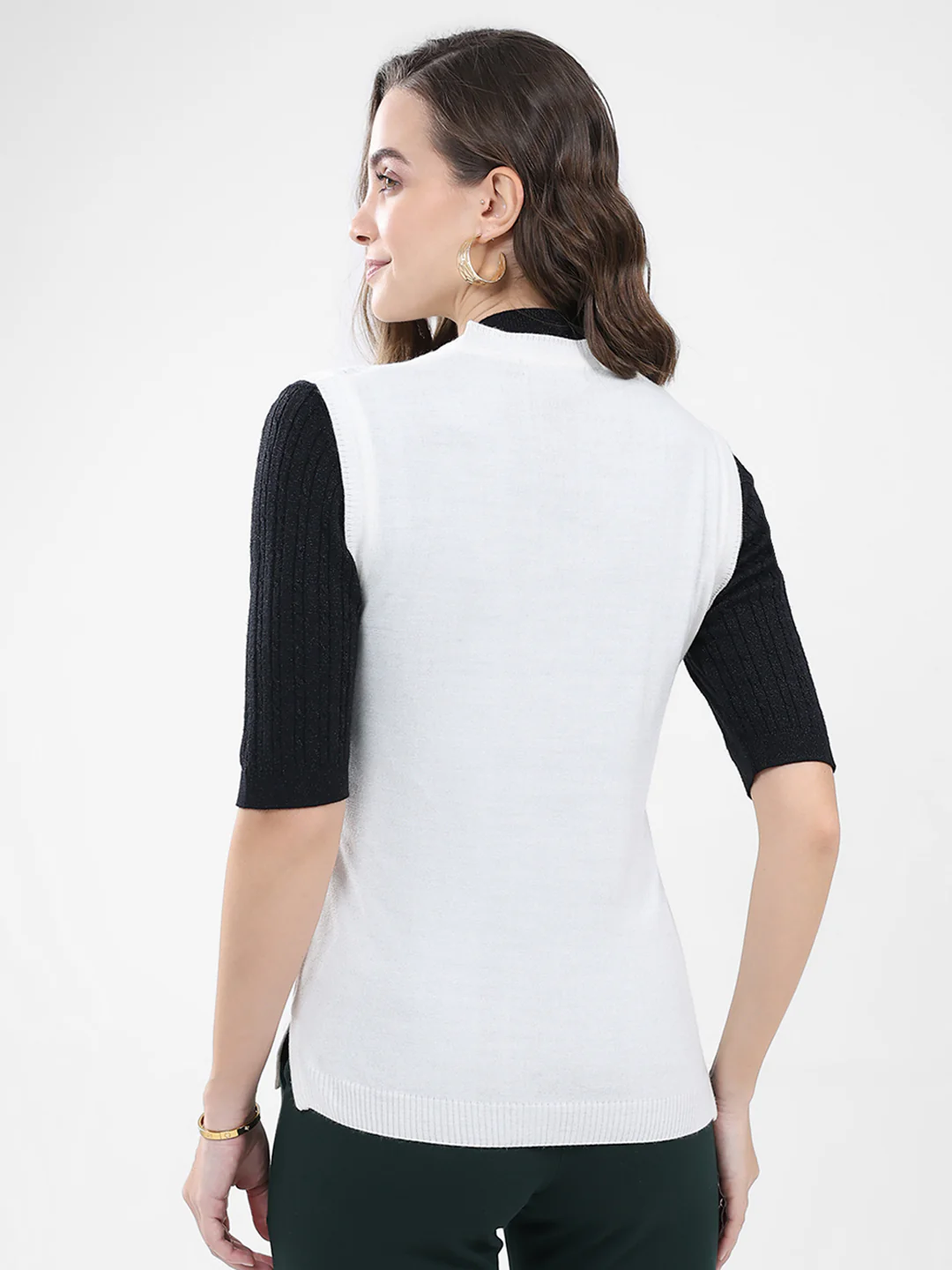 Women White Self Design V Neck Sleeveless Cardigan - Image 5