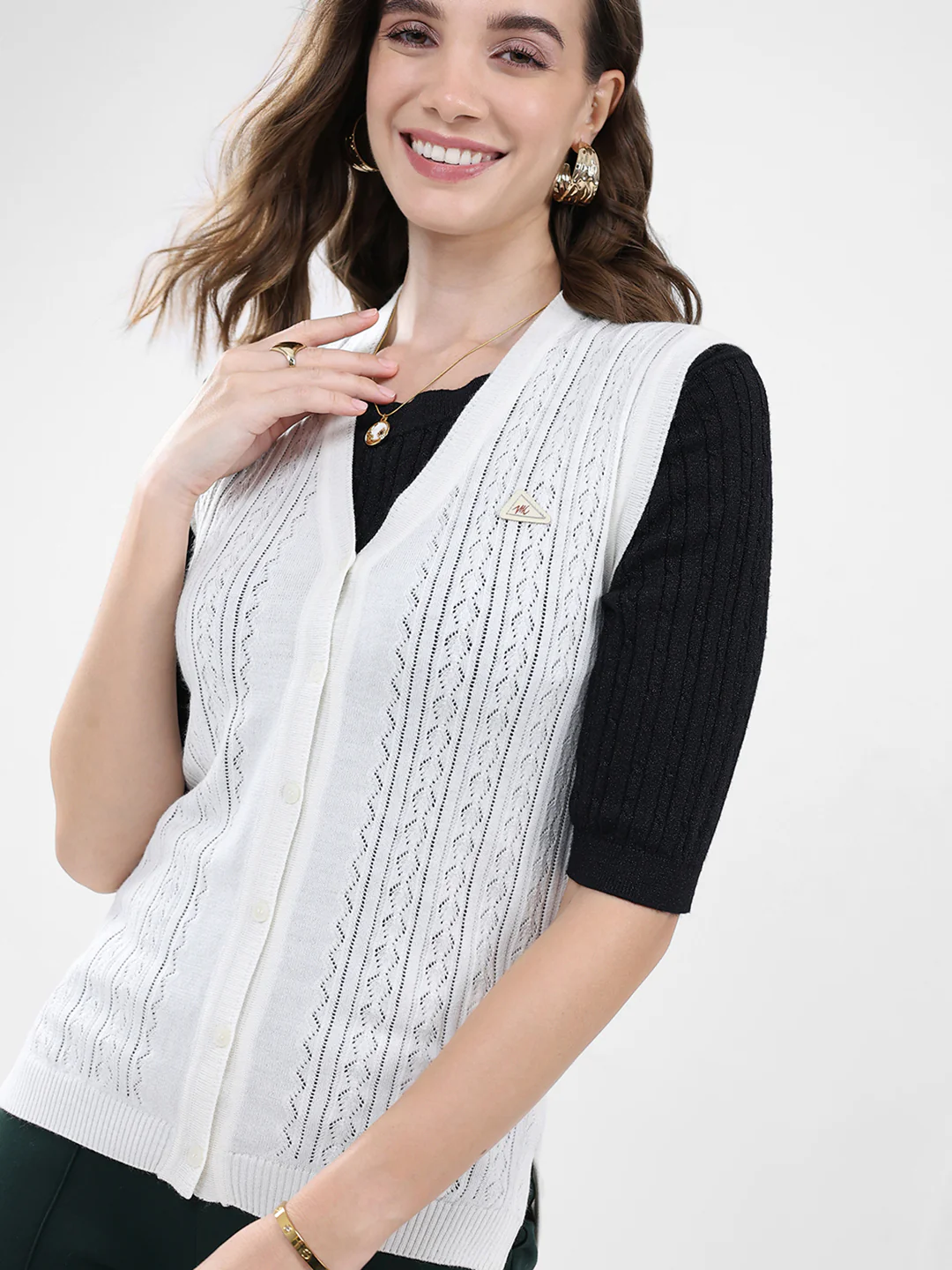 Women White Self Design V Neck Sleeveless Cardigan - Image 7