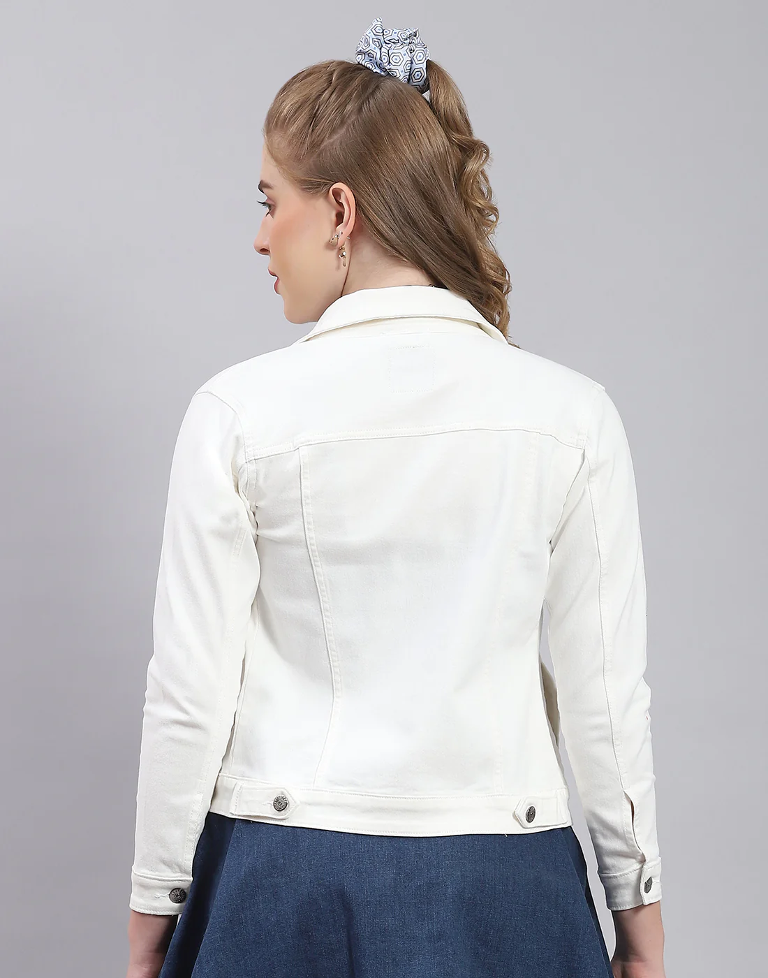 Women White Solid Collar Full Sleeve Jacket - Image 6