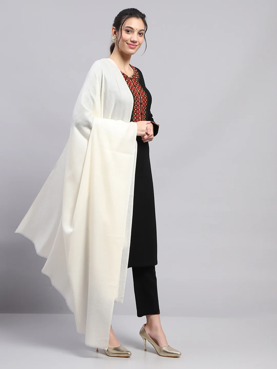 Women White Solid Reversible Shawl - Image 4