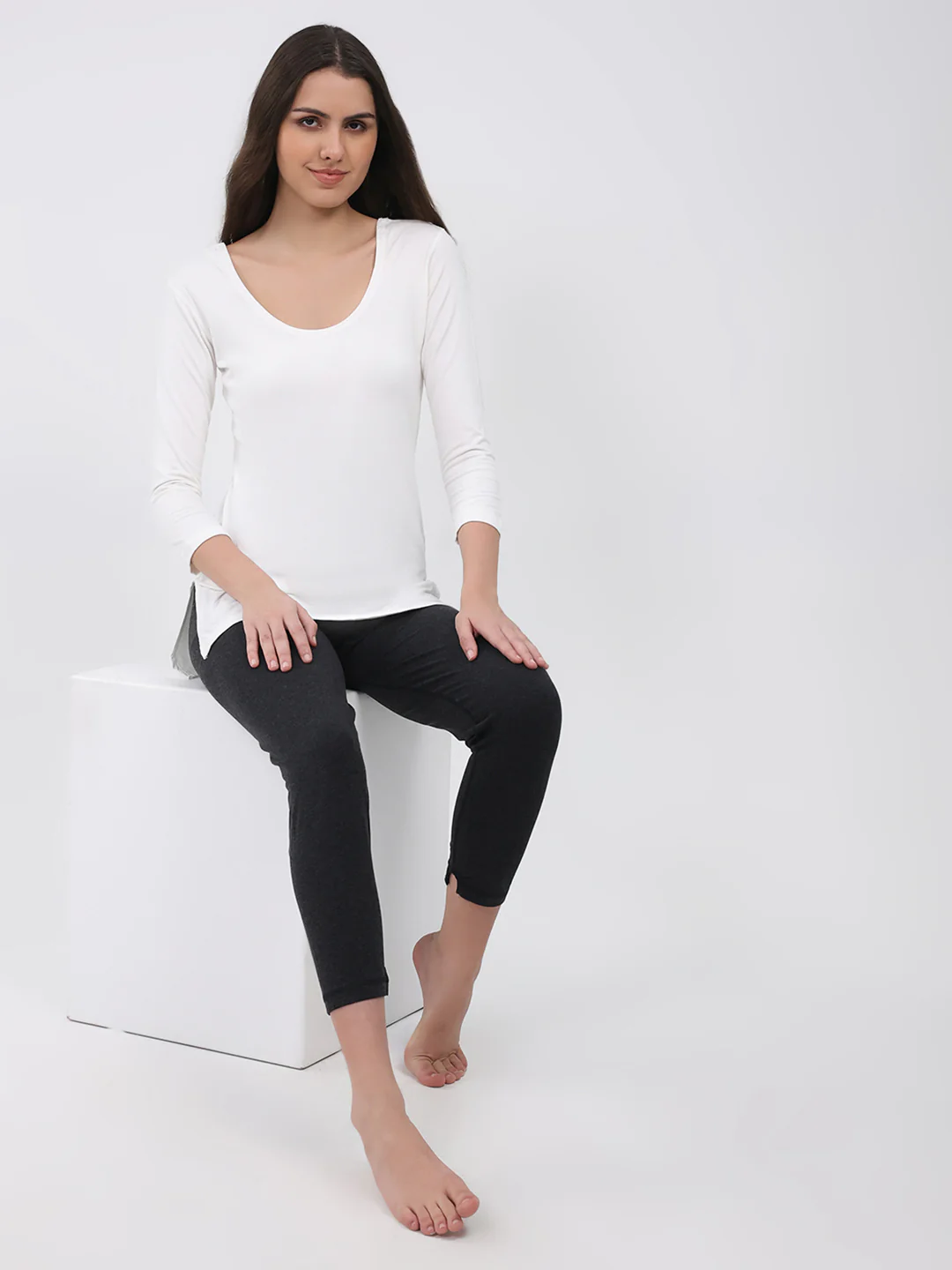 Women White Solid Round Neck 3/4th Sleeve Thermal Vest - Image 2