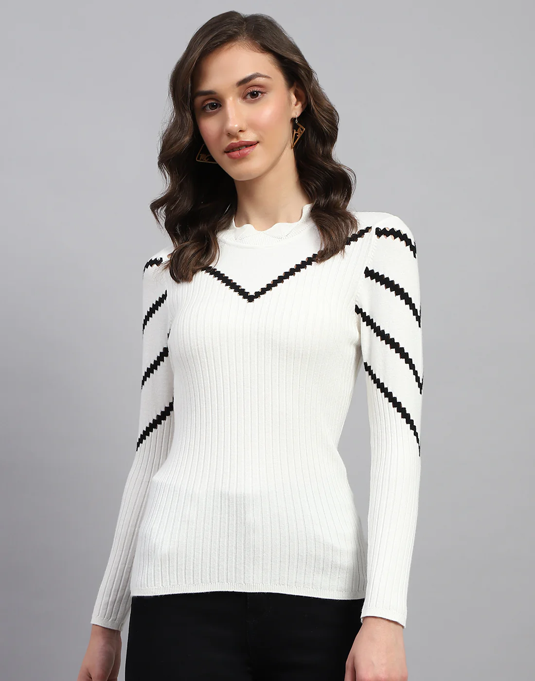 Women White Solid Round Neck Full Sleeve Sceavy - Image 3