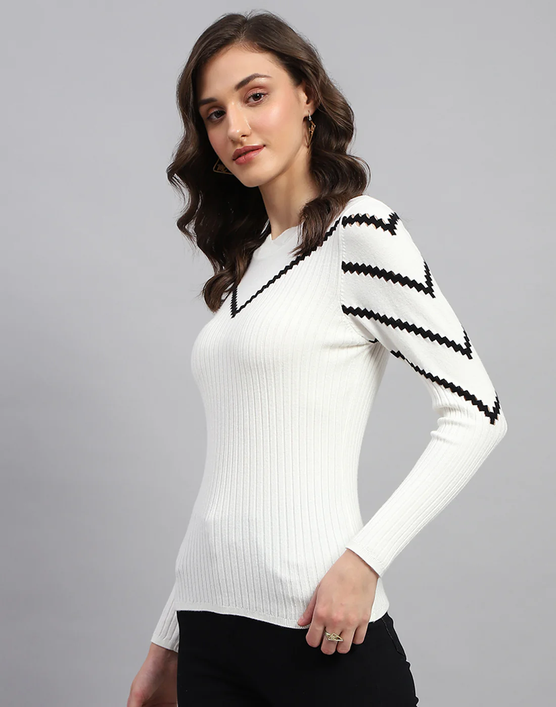 Women White Solid Round Neck Full Sleeve Sceavy - Image 4
