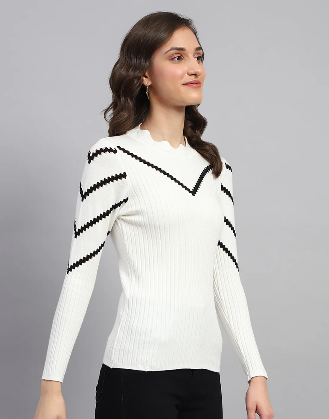 Women White Solid Round Neck Full Sleeve Sceavy - Image 5