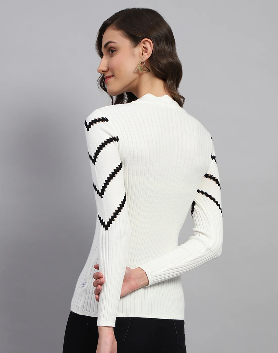 Women White Solid Round Neck Full Sleeve Sceavy - Image 7