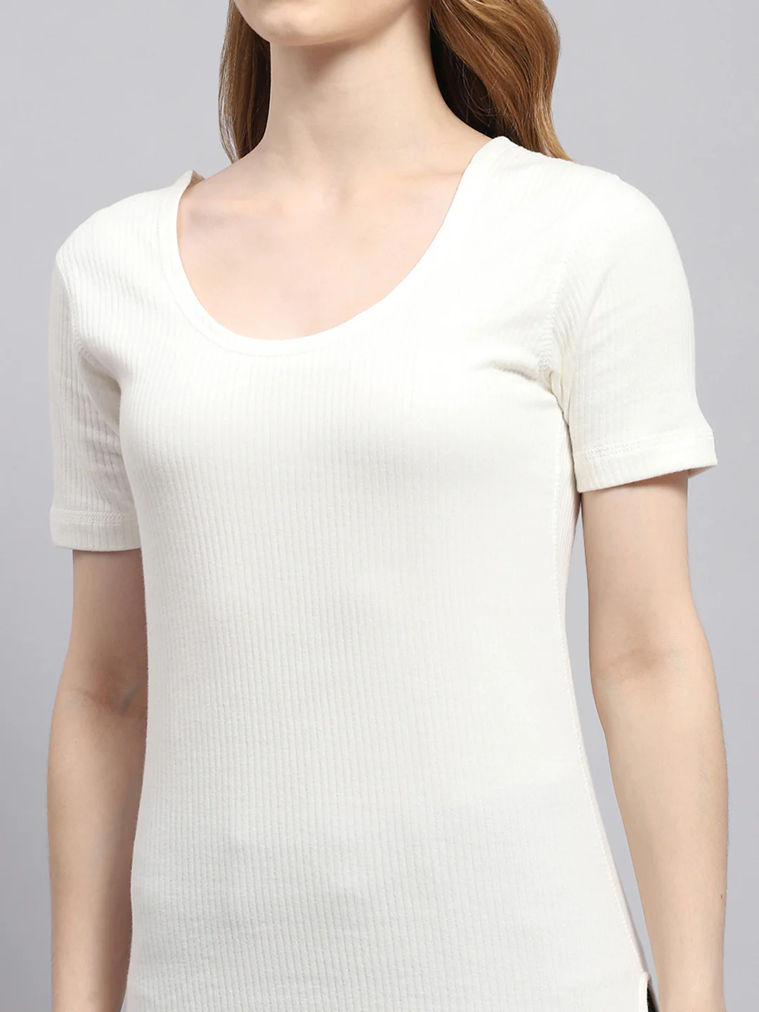 Women White Solid Round Neck Half Sleeve Thermal Vest - Image 7