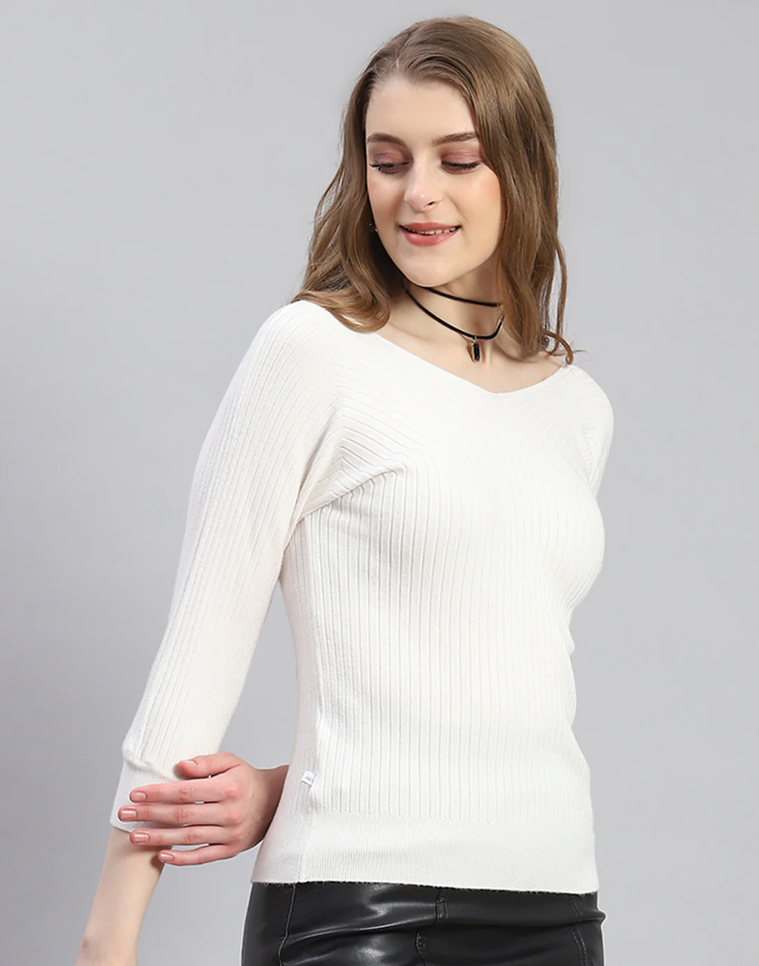 Women White Solid V Neck 3/4 Sleeve Top - Image 4