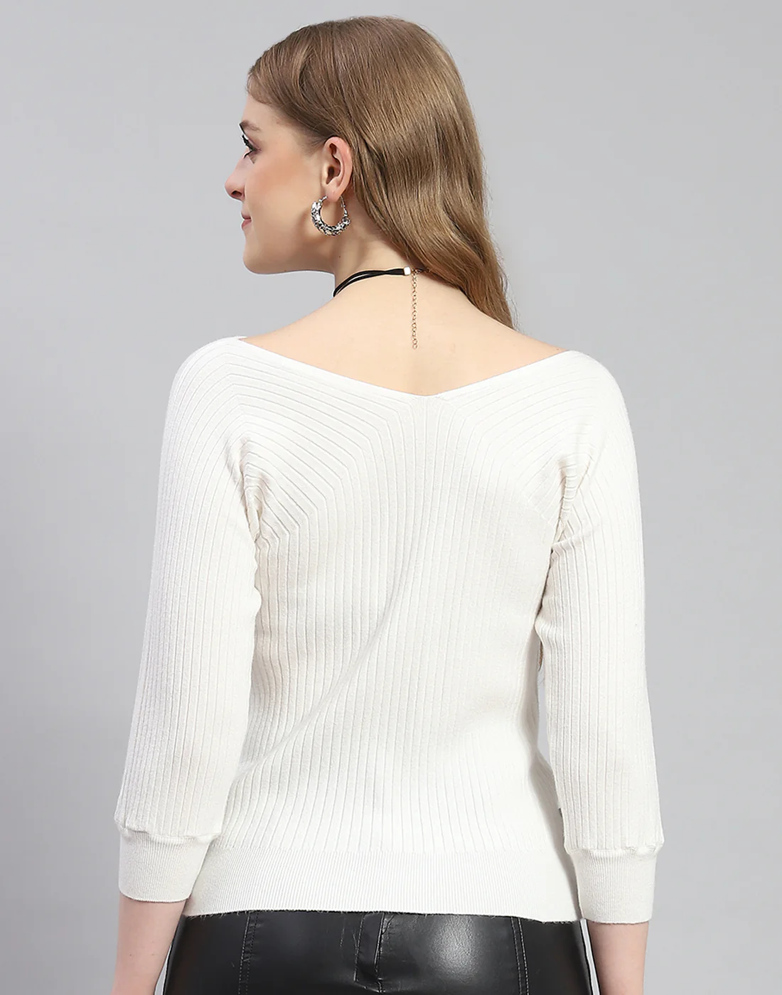 Women White Solid V Neck 3/4 Sleeve Top - Image 5