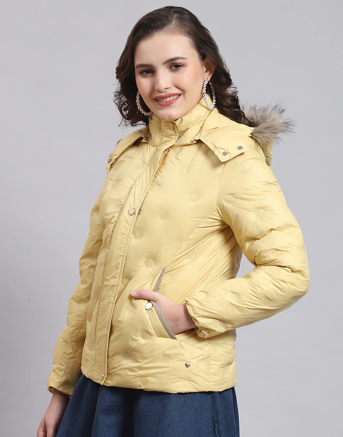Women Yellow Solid Hooded Full Sleeve Jacket - Image 3