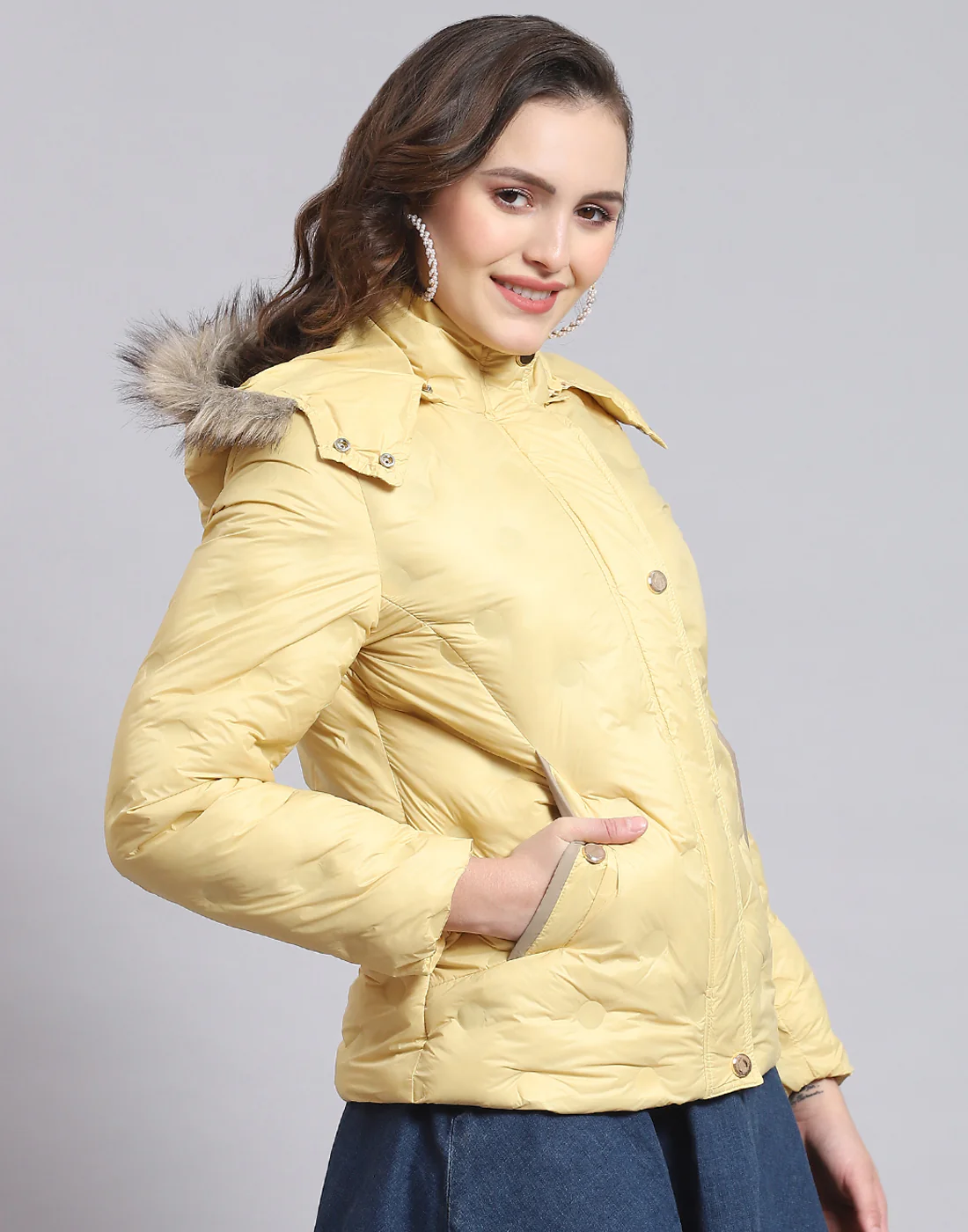 Women Yellow Solid Hooded Full Sleeve Jacket - Image 4