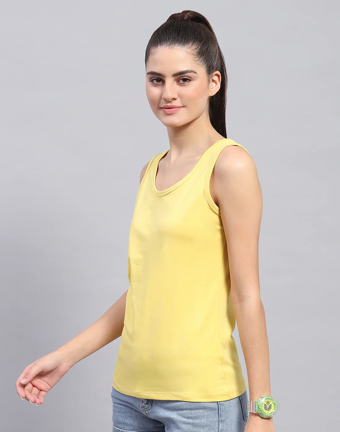 Women Yellow Solid Round Neck Sleeveless Top - Image 3