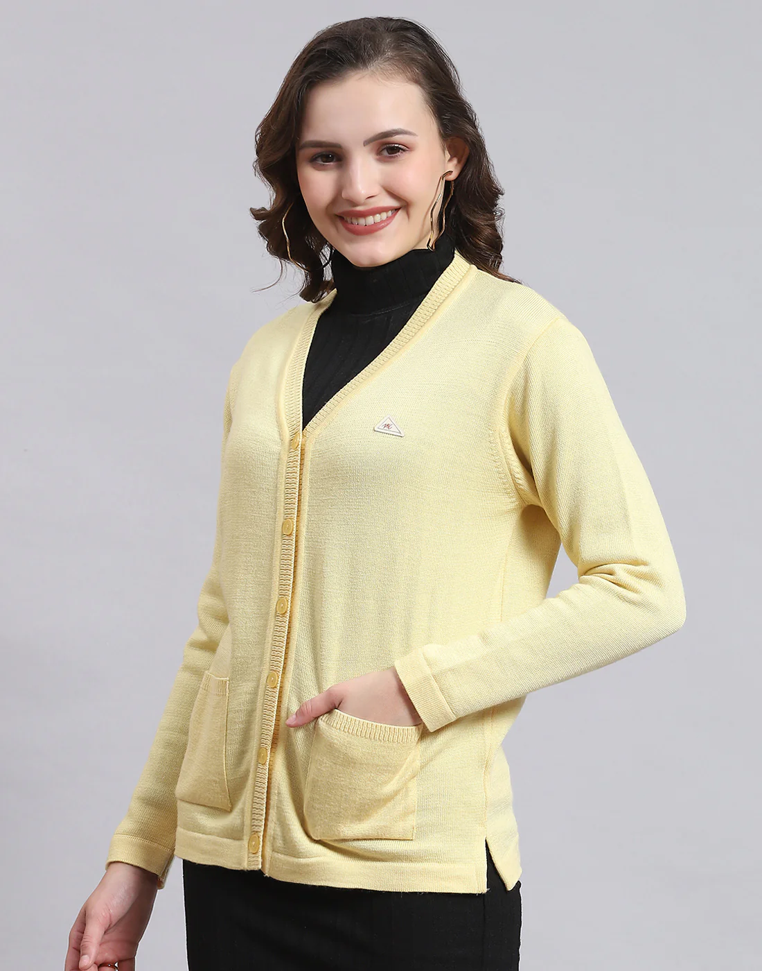 Women Yellow Solid V Neck Full Sleeve Sweater - Image 4