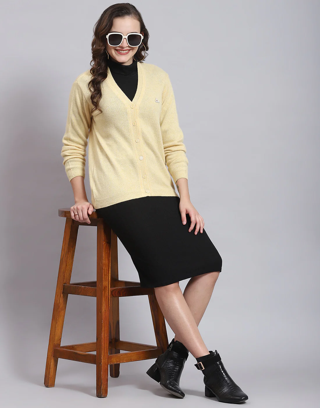 Women Yellow Solid V Neck Full Sleeve Sweater - Image 2