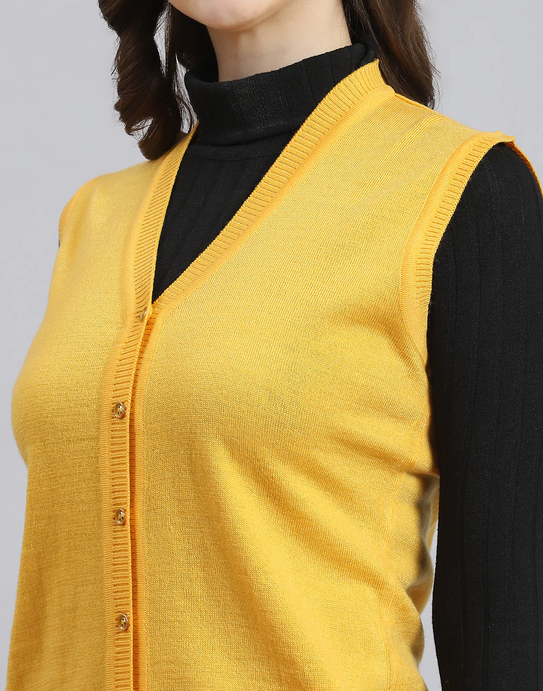 Women Yellow Solid V Neck Sleeveless Cardigan - Image 7